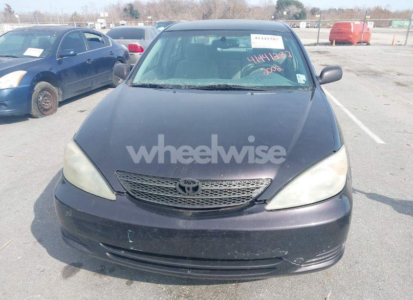 Photo 6 of 2002 Toyota Camry XLE (VIN 4T1BE32K52U609926)