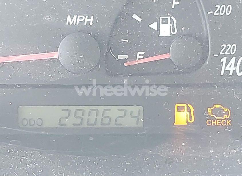 Photo 7 of 2002 Toyota Camry XLE (VIN 4T1BE32K52U609926)