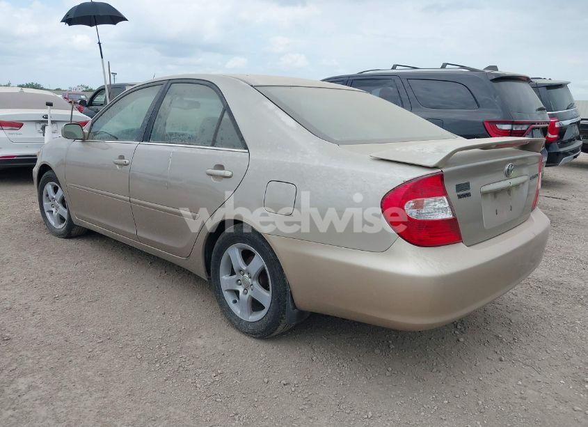 Photo 3 of 2002 Toyota Camry SE (VIN 4T1BE32K52U614799)