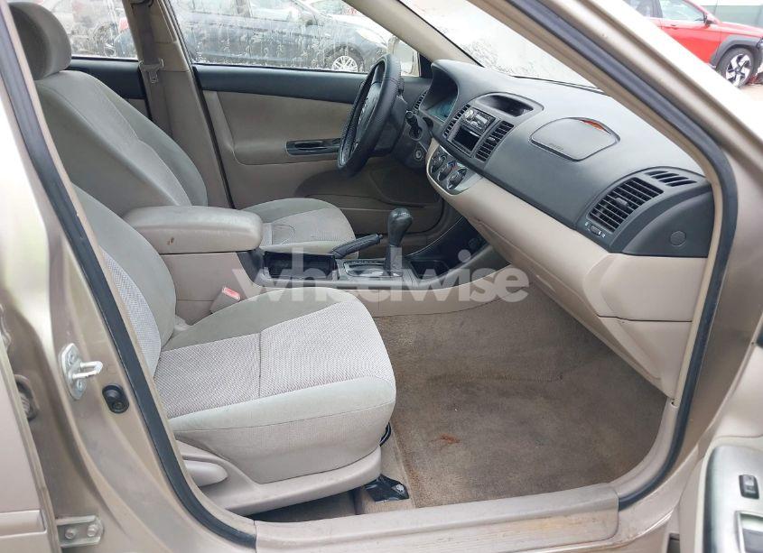 Photo 5 of 2002 Toyota Camry SE (VIN 4T1BE32K52U614799)