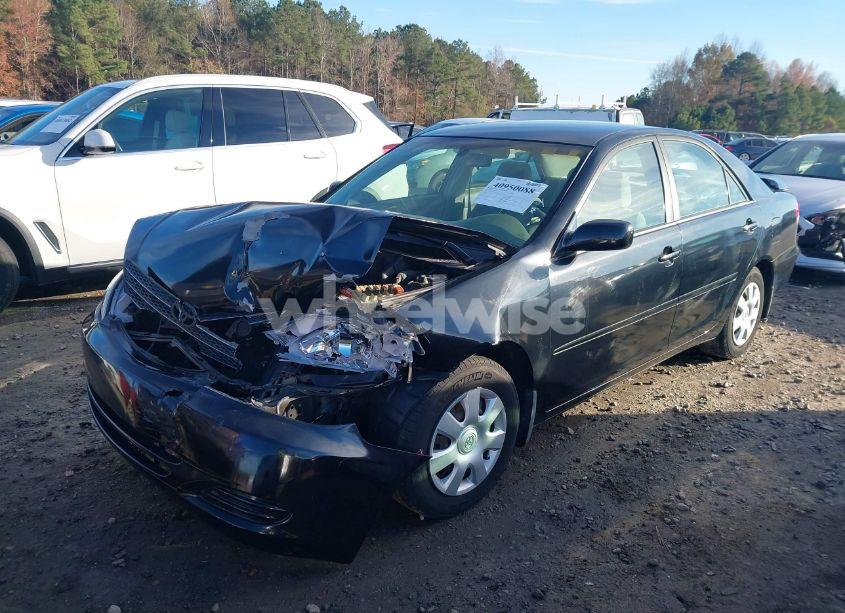 Photo 2 of 2002 Toyota Camry LE (VIN 4T1BE32K52U616147)