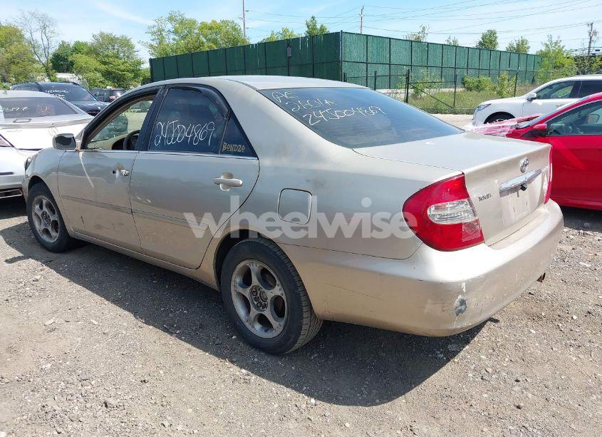 Photo 3 of 2002 Toyota Camry LE (VIN 4T1BE32K52U636897)