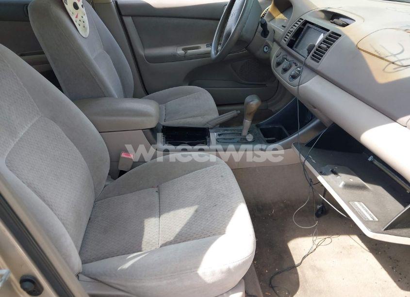 Photo 5 of 2002 Toyota Camry LE (VIN 4T1BE32K52U636897)