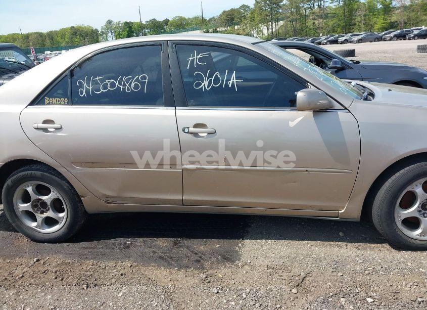 Photo 6 of 2002 Toyota Camry LE (VIN 4T1BE32K52U636897)