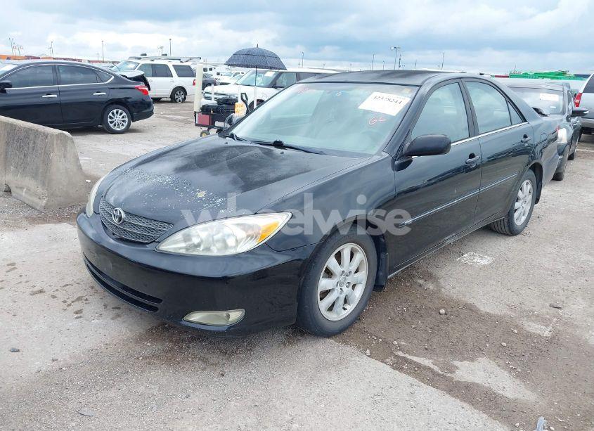 Photo 2 of 2003 Toyota Camry XLE (VIN 4T1BE32K53U133842)