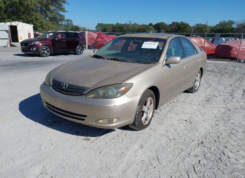 Photo 2 of 2003 Toyota Camry SE (VIN 4T1BE32K53U145862)