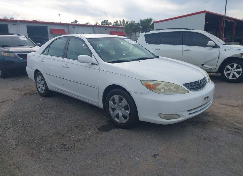 2003 Toyota Camry XLE (VIN 4T1BE32K53U170938) main photo