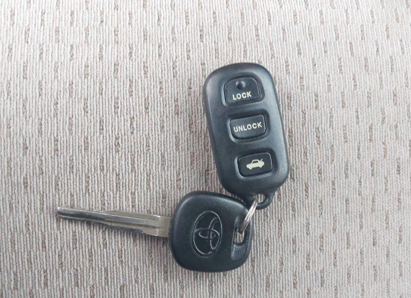 Photo 11 of 2003 Toyota Camry XLE (VIN 4T1BE32K53U170938)