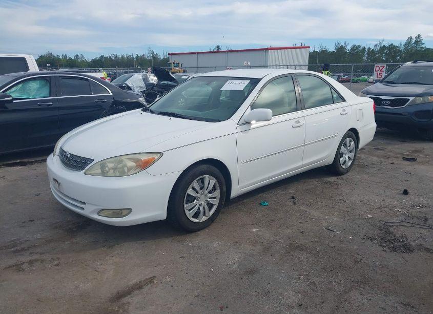 Photo 2 of 2003 Toyota Camry XLE (VIN 4T1BE32K53U170938)