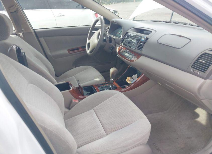 Photo 5 of 2003 Toyota Camry XLE (VIN 4T1BE32K53U170938)