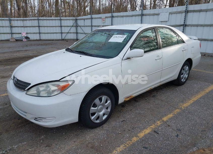 Photo 2 of 2003 Toyota Camry LE (VIN 4T1BE32K53U171619)
