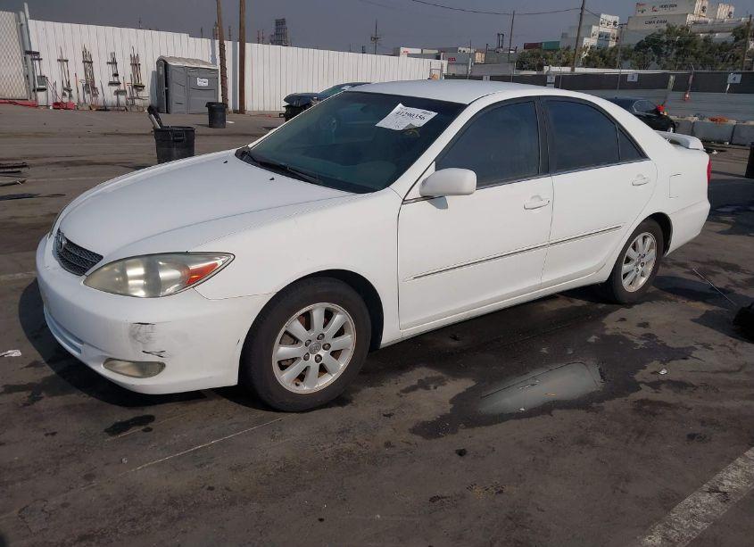 Photo 2 of 2003 Toyota Camry XLE (VIN 4T1BE32K53U192339)