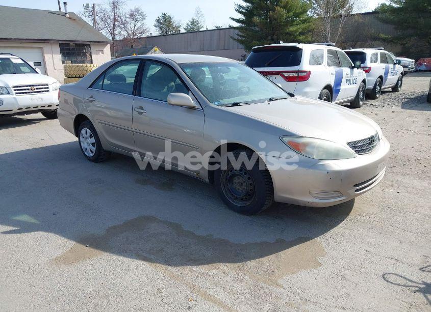 2003 Toyota Camry LE (VIN 4T1BE32K53U192406) main photo
