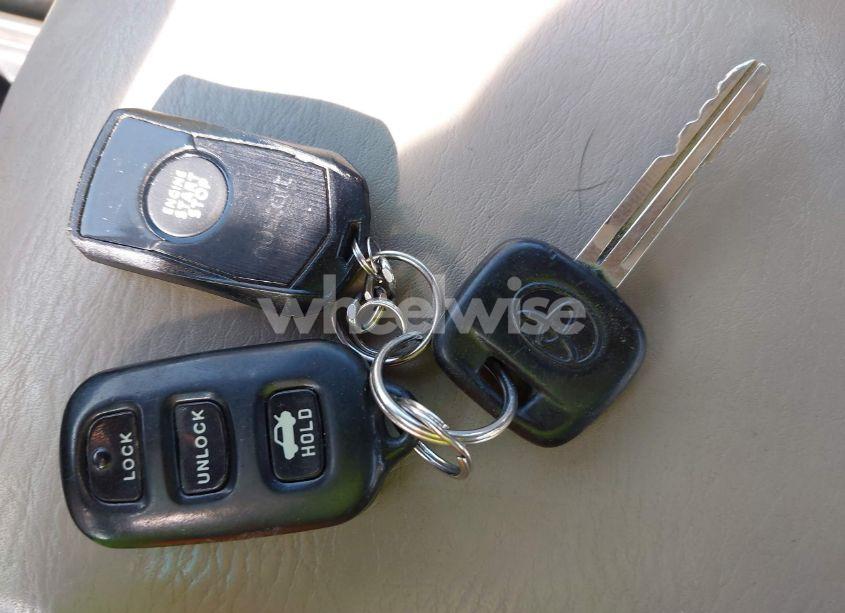 Photo 11 of 2003 Toyota Camry LE (VIN 4T1BE32K53U192406)