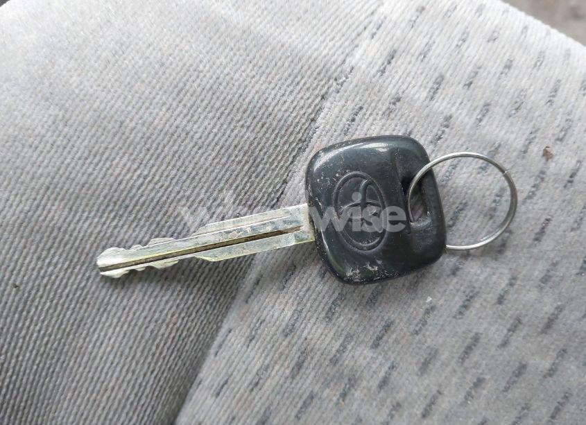 Photo 11 of 2003 Toyota Camry LE (VIN 4T1BE32K53U200763)