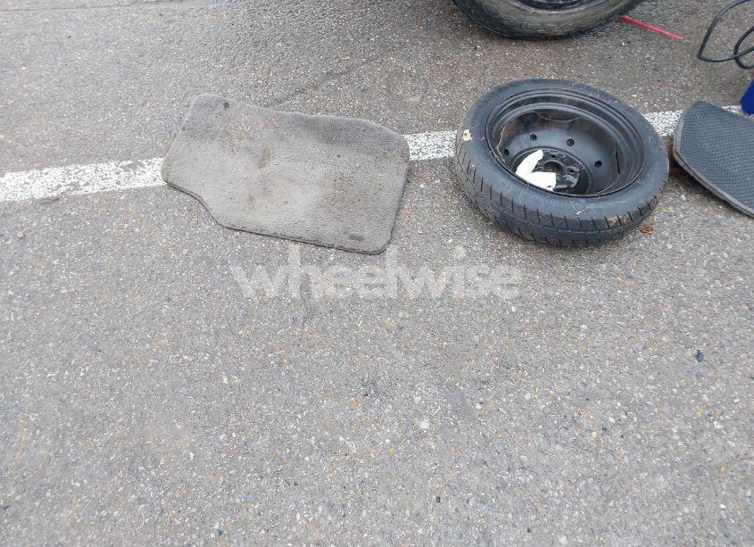 Photo 12 of 2003 Toyota Camry LE (VIN 4T1BE32K53U200763)