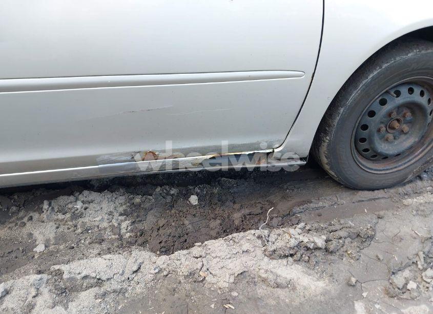 Photo 13 of 2003 Toyota Camry LE (VIN 4T1BE32K53U203176)