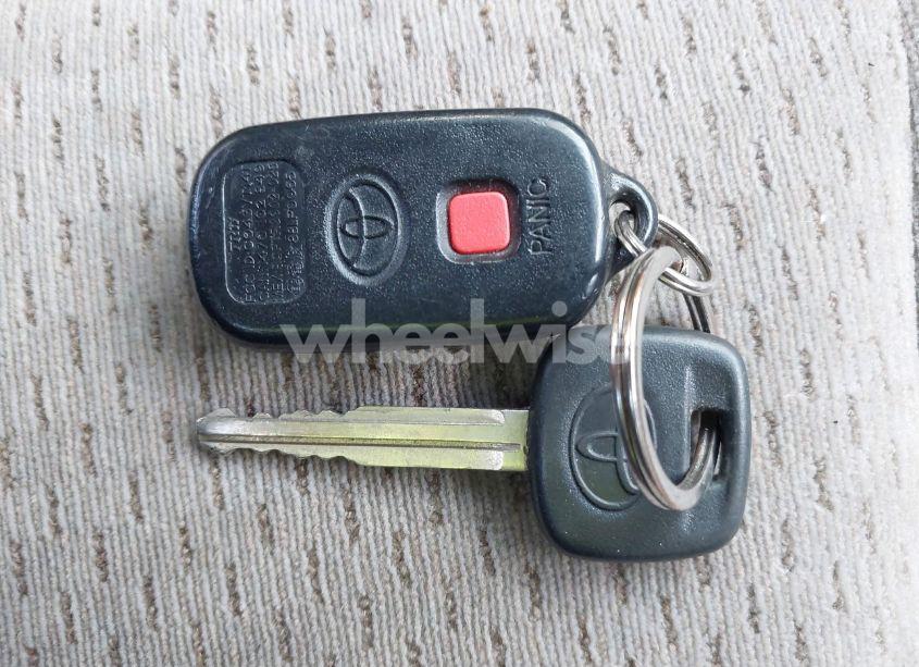 Photo 11 of 2003 Toyota Camry LE (VIN 4T1BE32K53U215327)