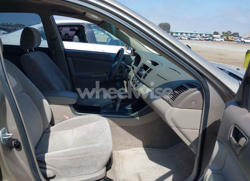 Photo 5 of 2003 Toyota Camry LE (VIN 4T1BE32K53U215327)