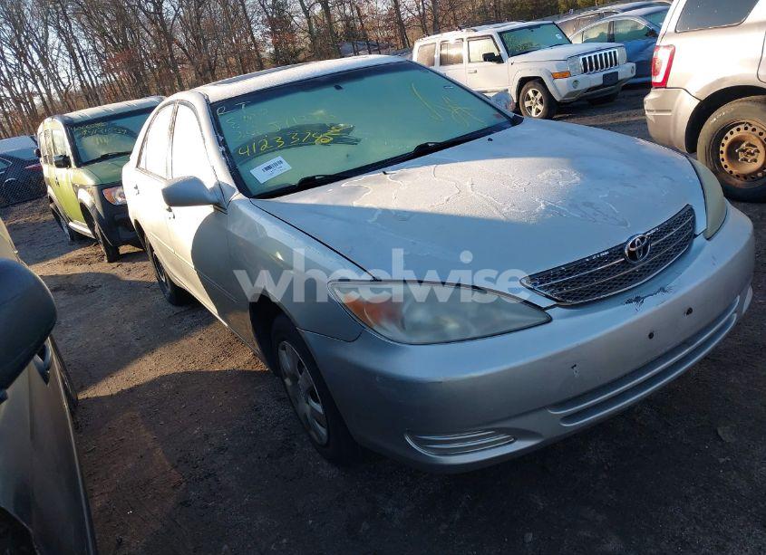 2003 Toyota Camry LE (VIN 4T1BE32K53U237943) main photo
