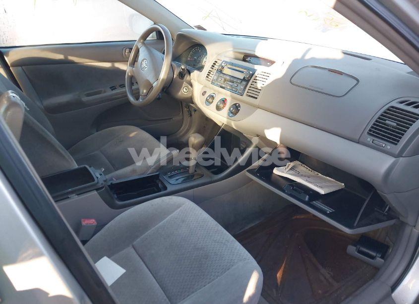 Photo 5 of 2003 Toyota Camry LE (VIN 4T1BE32K53U237943)