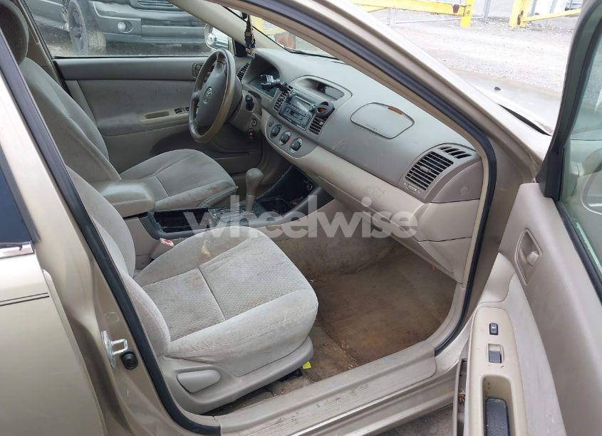 Photo 5 of 2003 Toyota Camry LE (VIN 4T1BE32K53U241944)