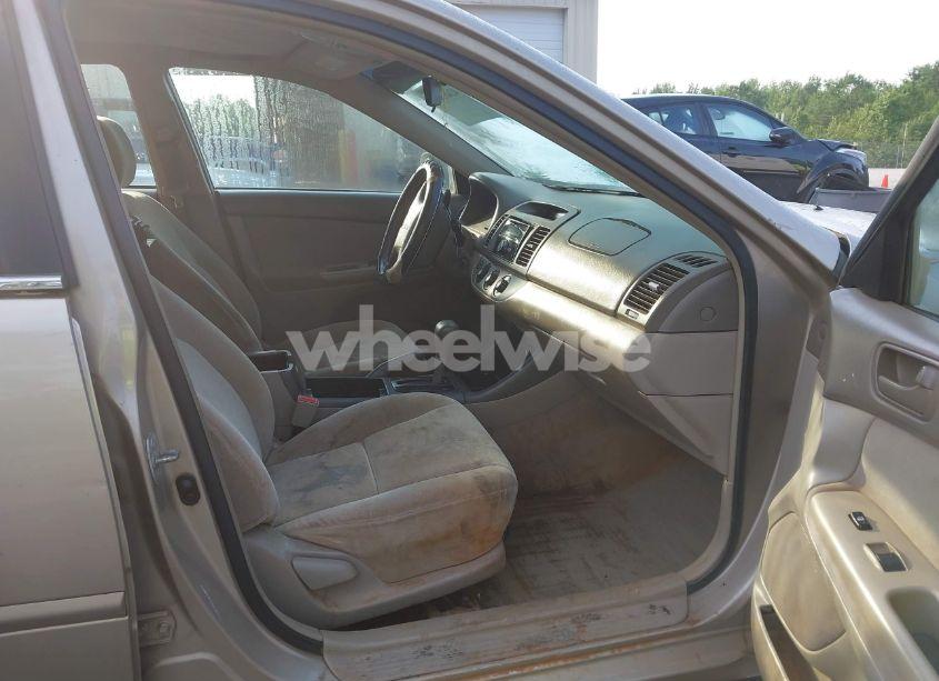 Photo 5 of 2003 Toyota Camry LE (VIN 4T1BE32K53U245928)