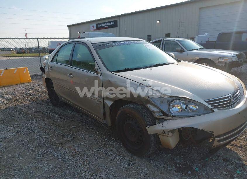 Photo 6 of 2003 Toyota Camry LE (VIN 4T1BE32K53U245928)