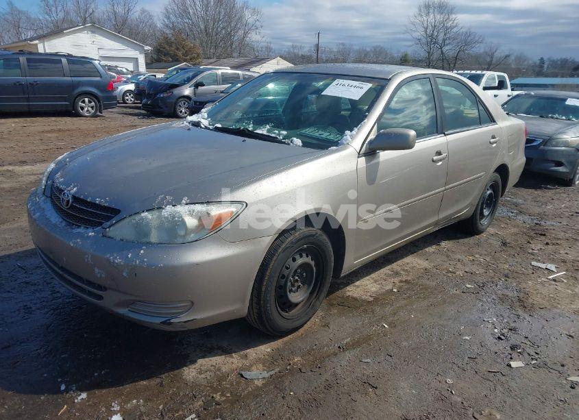 Photo 2 of 2003 Toyota Camry LE (VIN 4T1BE32K53U674485)