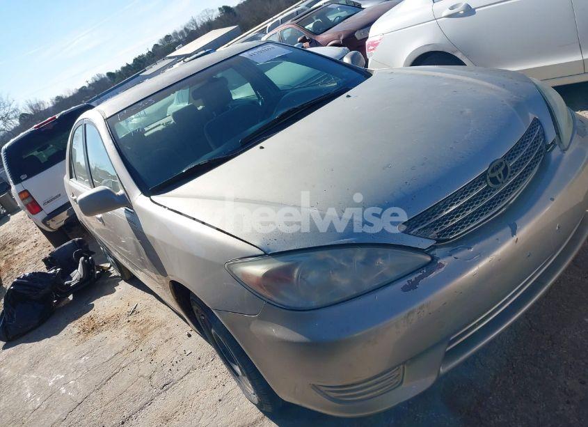 2003 Toyota Camry LE (VIN 4T1BE32K53U681629) main photo