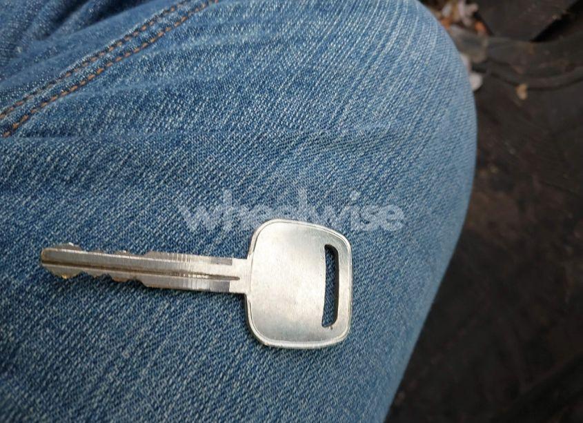 Photo 11 of 2003 Toyota Camry LE (VIN 4T1BE32K53U740033)