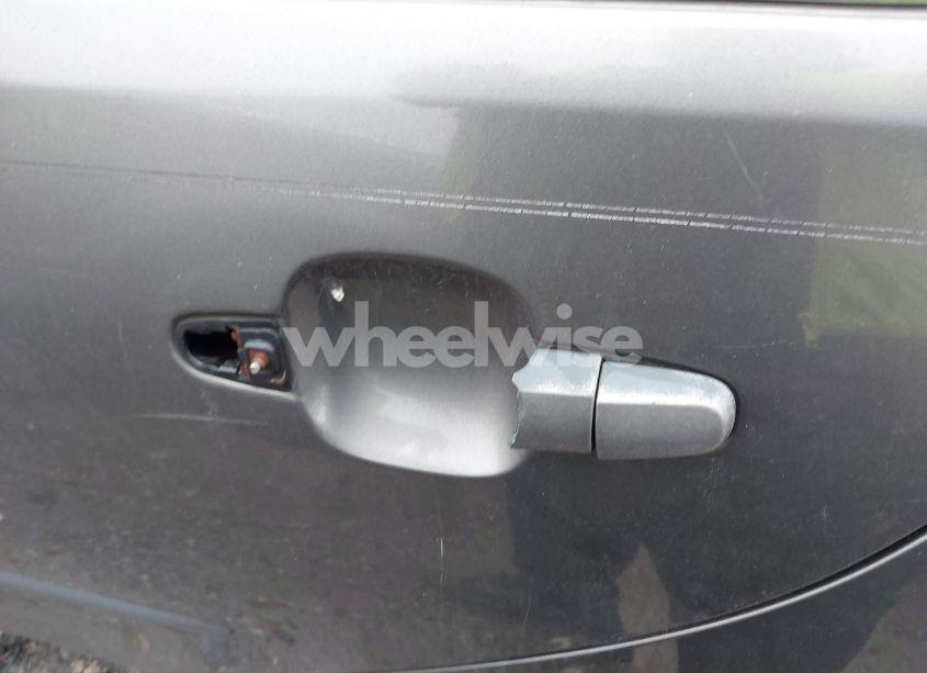 Photo 15 of 2003 Toyota Camry LE (VIN 4T1BE32K53U740033)