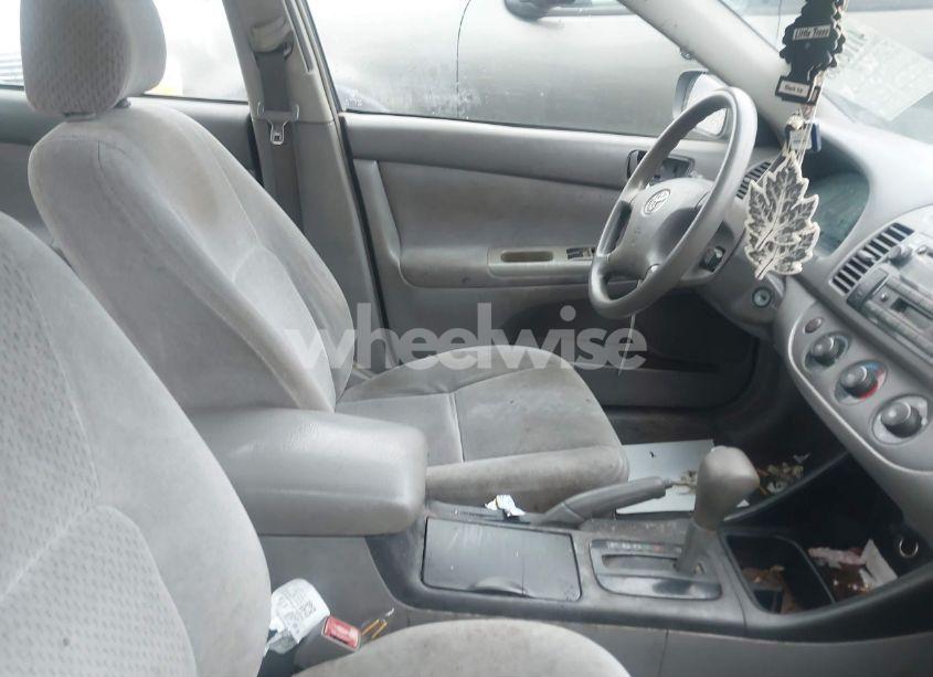 Photo 5 of 2003 Toyota Camry LE (VIN 4T1BE32K53U740033)