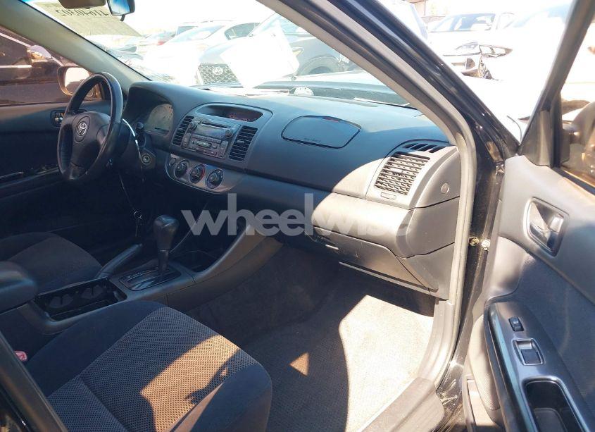 Photo 5 of 2004 Toyota Camry SE (VIN 4T1BE32K54U267641)