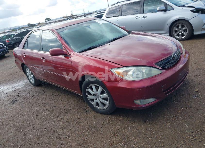 2004 Toyota Camry XLE (VIN 4T1BE32K54U312917) main photo