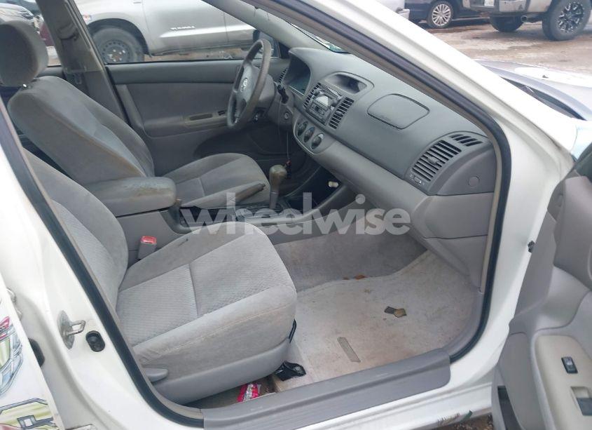 Photo 5 of 2004 Toyota Camry LE (VIN 4T1BE32K54U324355)