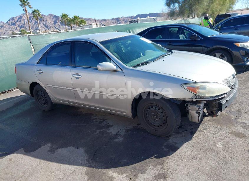 2004 Toyota Camry LE (VIN 4T1BE32K54U333072) main photo