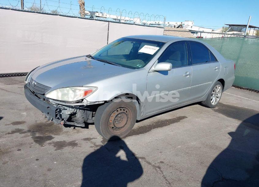 Photo 2 of 2004 Toyota Camry LE (VIN 4T1BE32K54U333072)