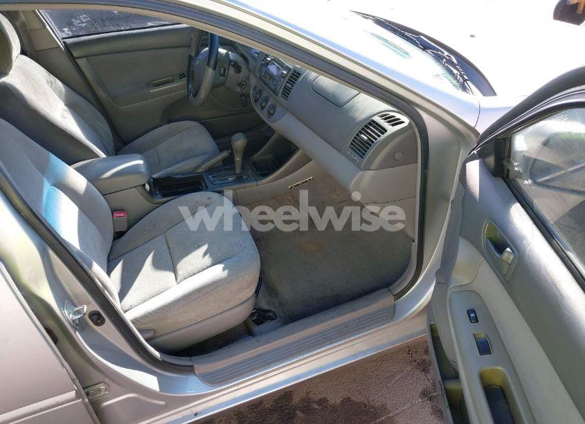 Photo 5 of 2004 Toyota Camry LE (VIN 4T1BE32K54U333072)