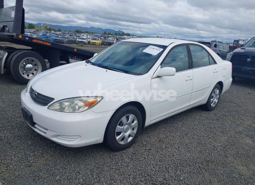 Photo 2 of 2004 Toyota Camry LE (VIN 4T1BE32K54U363334)