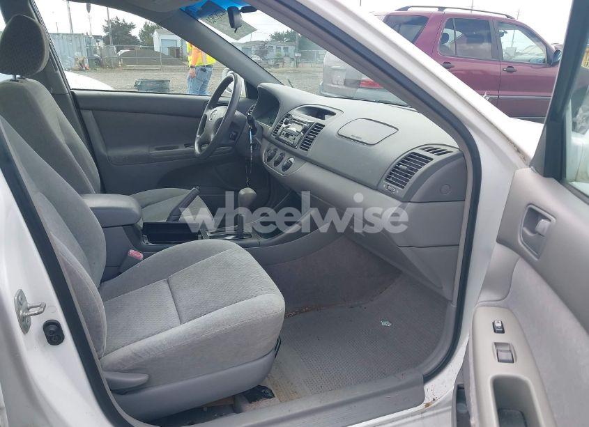 Photo 5 of 2004 Toyota Camry LE (VIN 4T1BE32K54U363334)