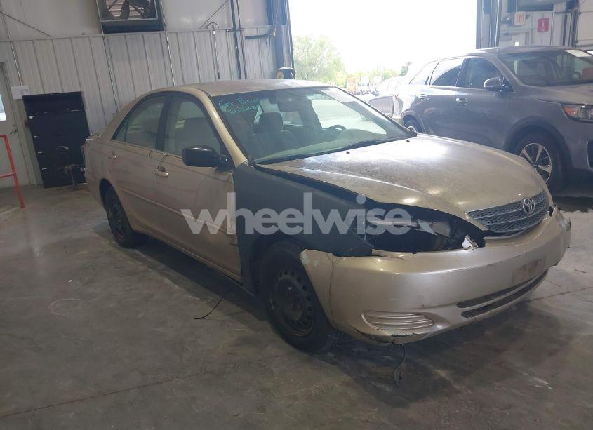 2004 Toyota Camry LE (VIN 4T1BE32K54U380439) main photo