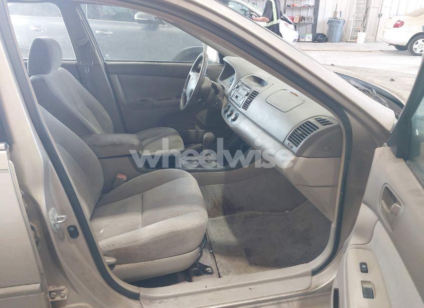 Photo 5 of 2004 Toyota Camry LE (VIN 4T1BE32K54U380439)