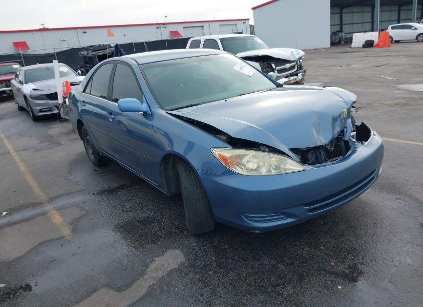 2004 Toyota Camry LE (VIN 4T1BE32K54U807893) main photo