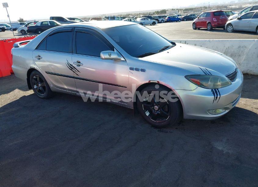 2004 Toyota Camry SE (VIN 4T1BE32K54U812172) main photo