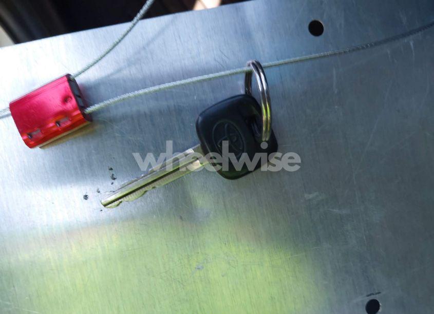 Photo 11 of 2004 Toyota Camry SE (VIN 4T1BE32K54U812172)