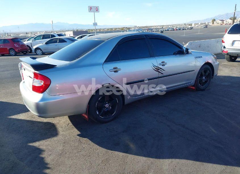 Photo 4 of 2004 Toyota Camry SE (VIN 4T1BE32K54U812172)