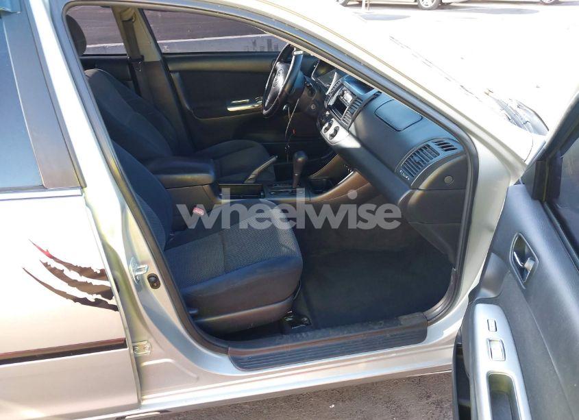 Photo 5 of 2004 Toyota Camry SE (VIN 4T1BE32K54U812172)