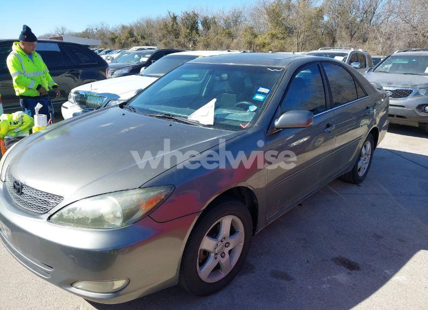 Photo 2 of 2004 Toyota Camry SE (VIN 4T1BE32K54U814987)