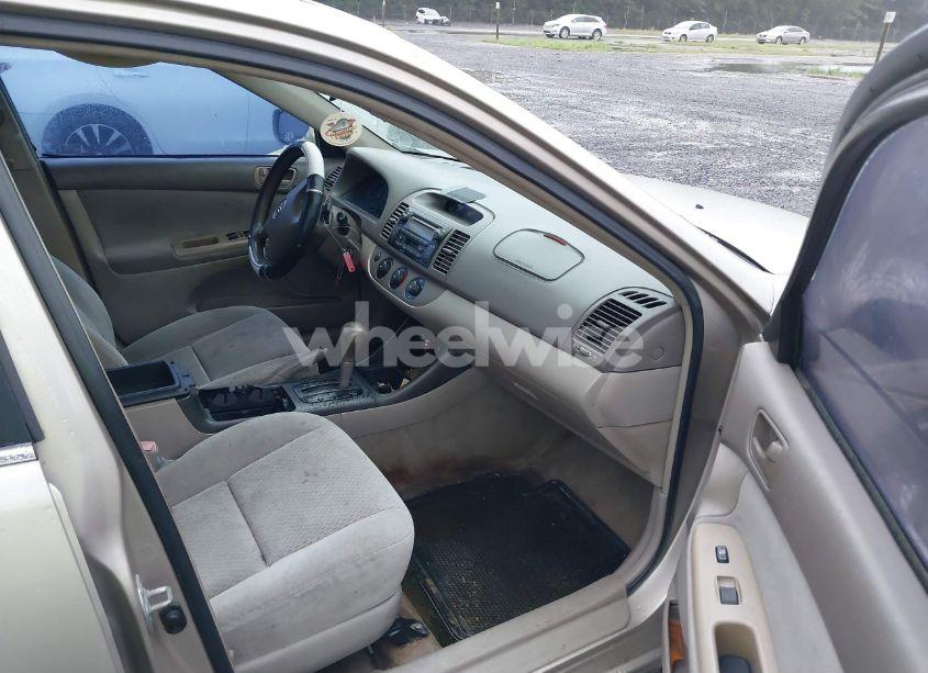 Photo 5 of 2004 Toyota Camry LE (VIN 4T1BE32K54U823690)